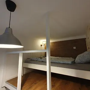 Cozy With Air Condition Freshly Renovated Budapest